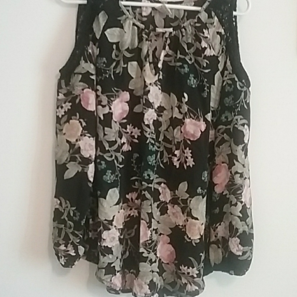Black floral top